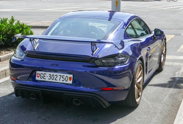 Porsche 718 Cayman GT4