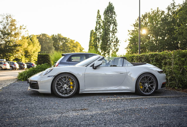 Porsche 992 Carrera 4S Cabriolet