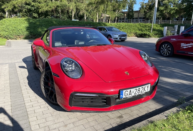 Porsche 992 Carrera 4S Cabriolet