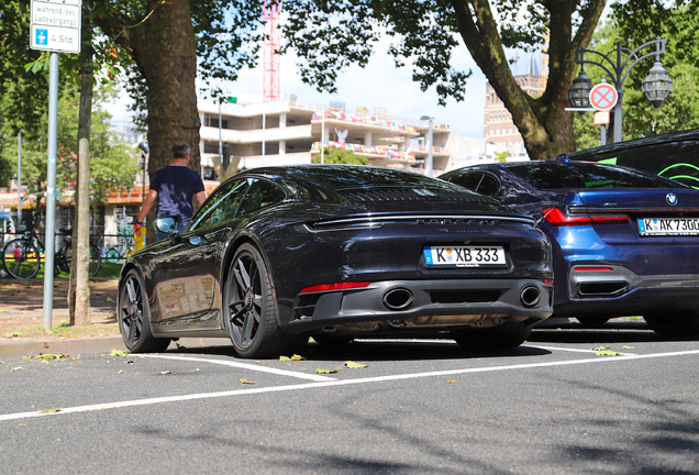 Porsche 992 Carrera GTS