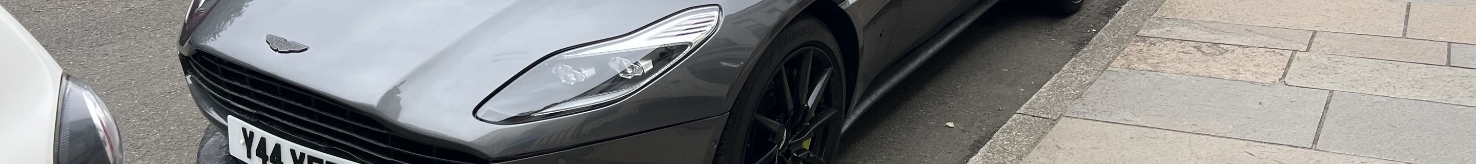 Aston Martin DB11