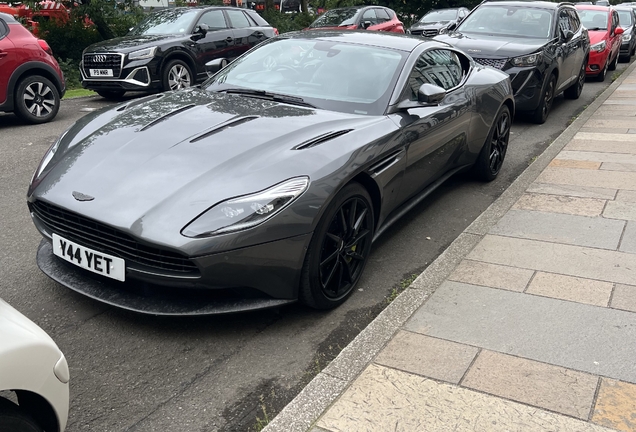 Aston Martin DB11
