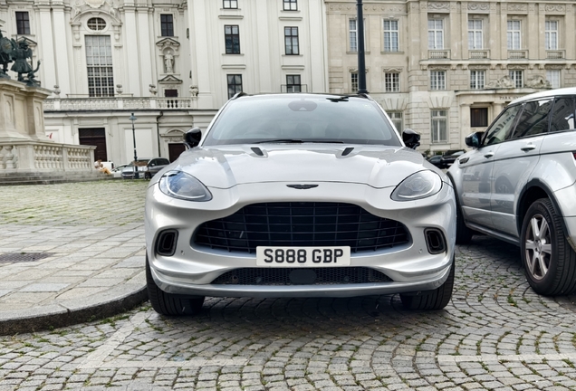 Aston Martin DBX