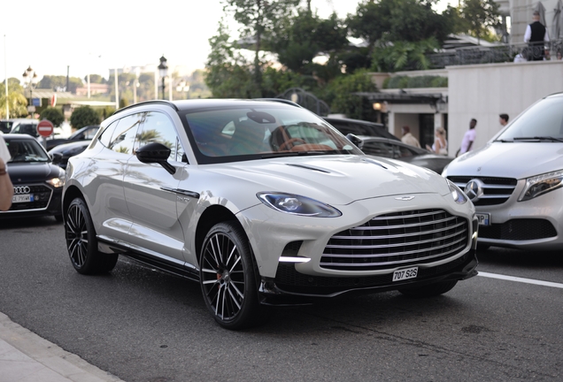 Aston Martin DBX707