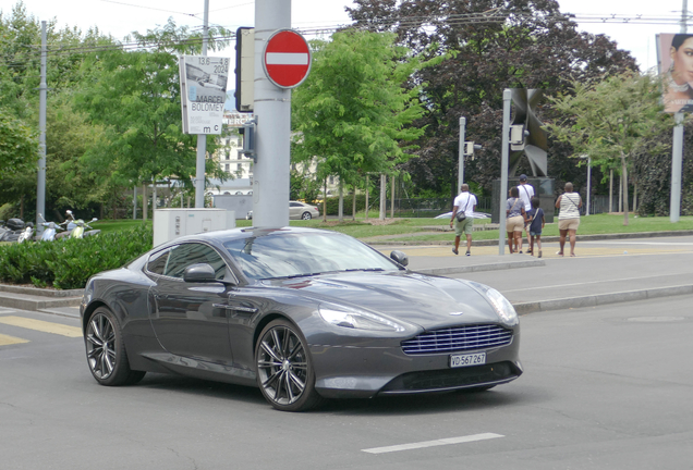 Aston Martin Virage 2011