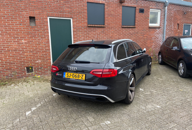 Audi RS4 Avant B8