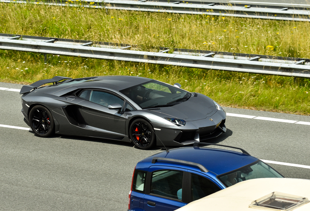 Lamborghini Aventador LP700-4