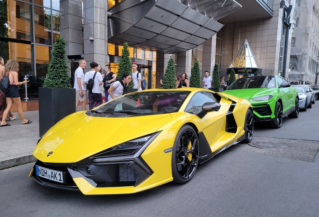Lamborghini Revuelto