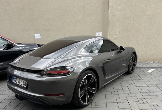 Porsche 718 Cayman S