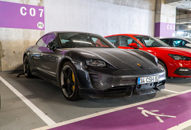 Porsche Taycan Turbo S