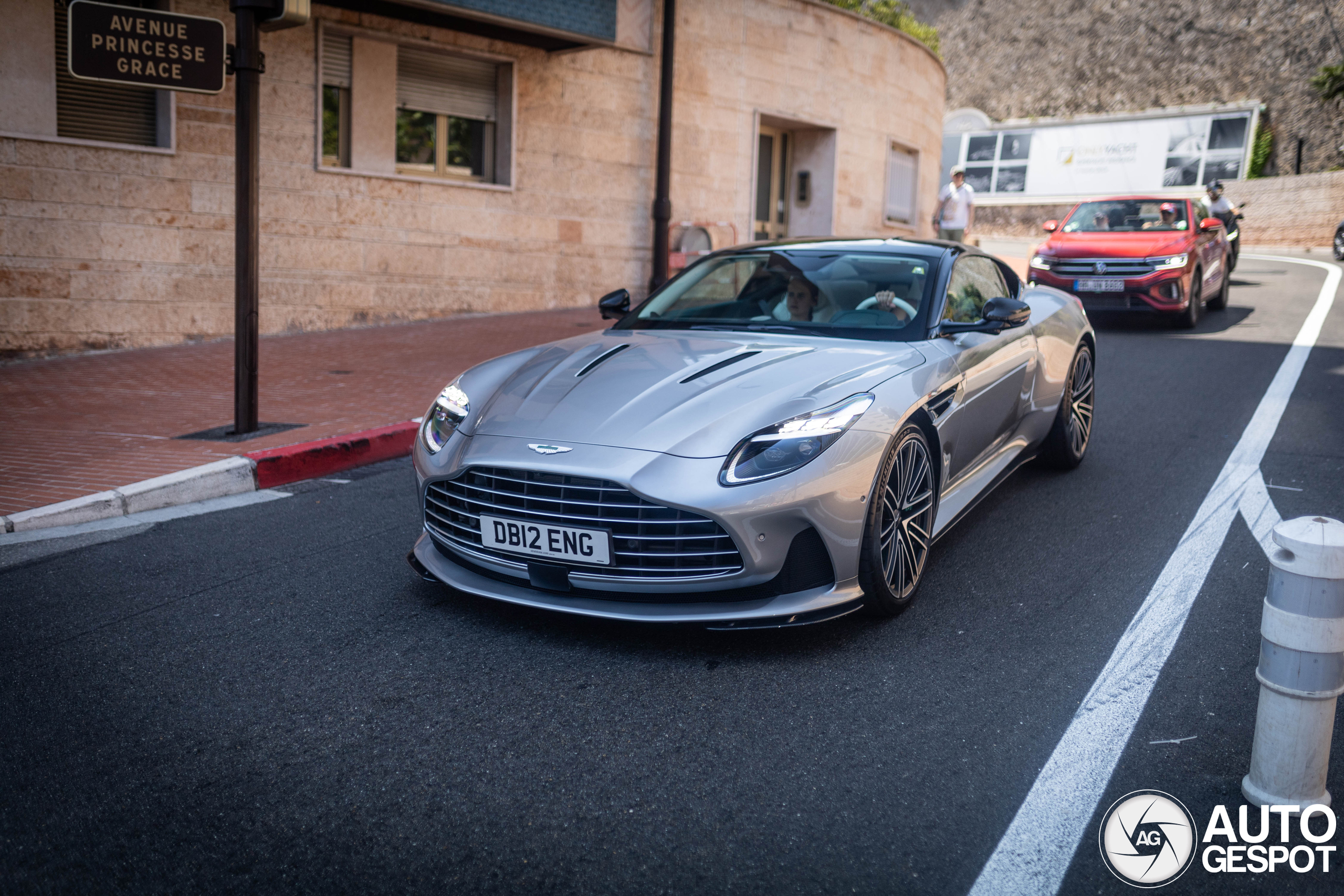 Aston Martin DB12