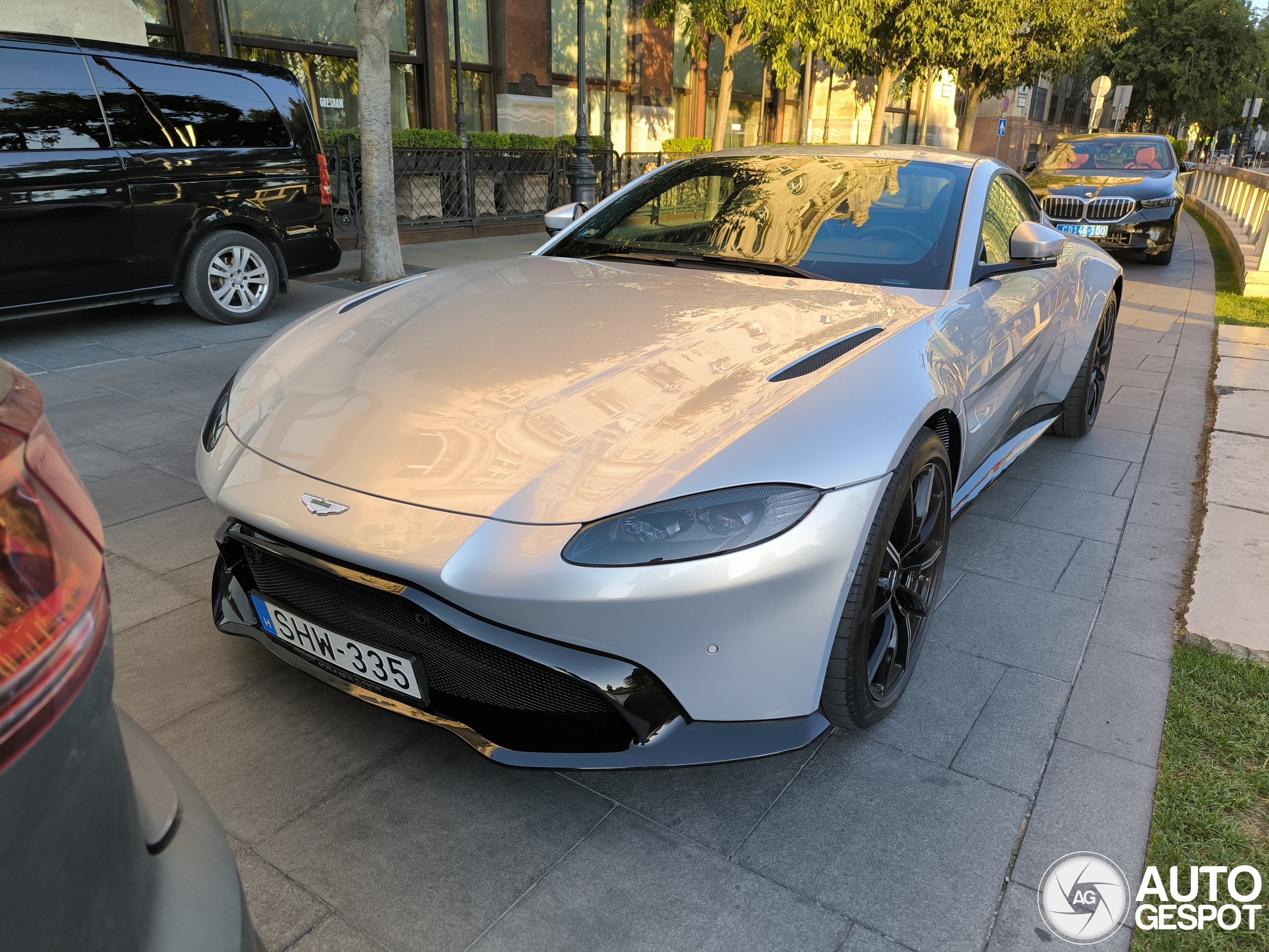 Aston Martin V8 Vantage 2018