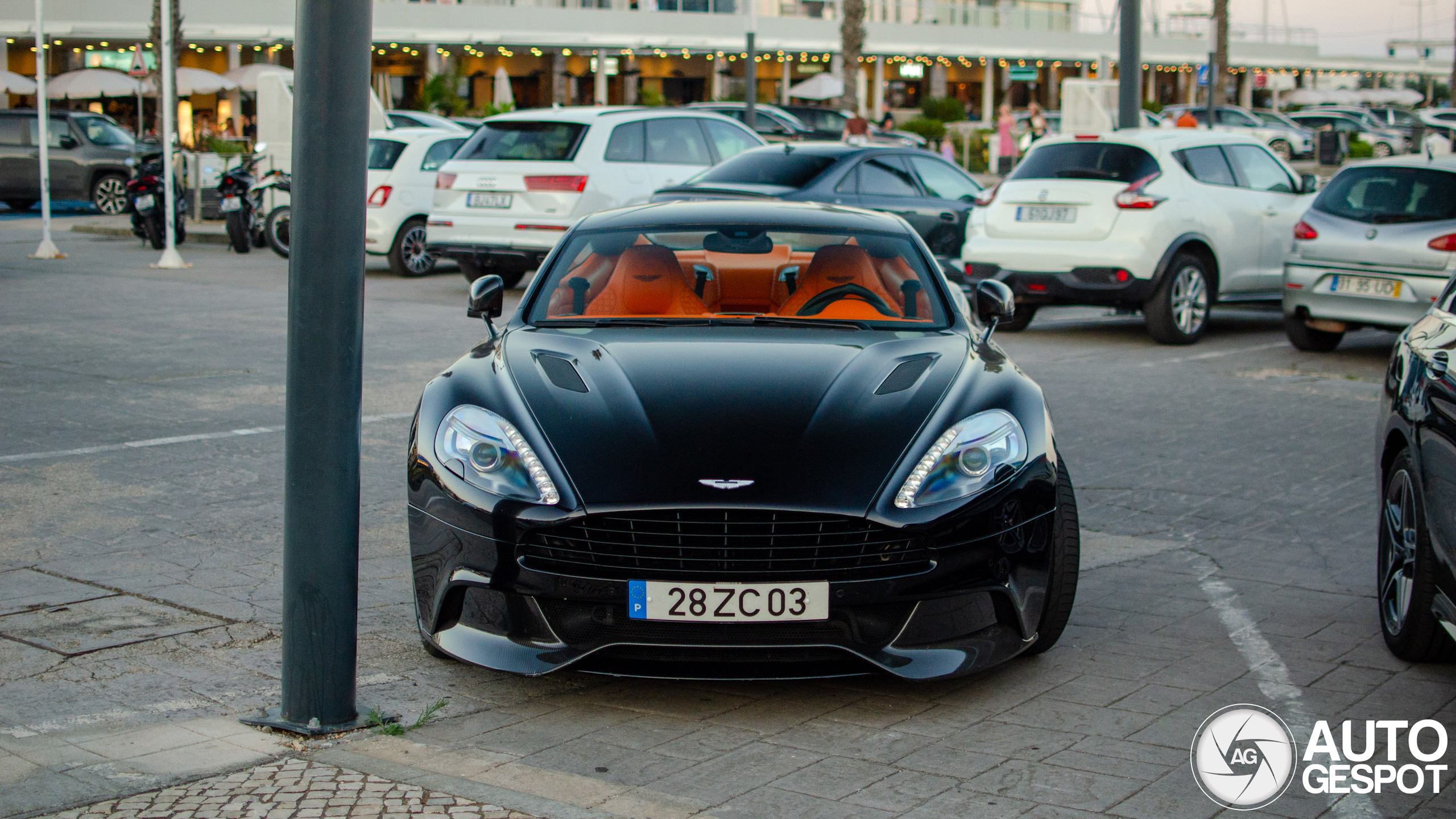 Aston Martin Vanquish 2013