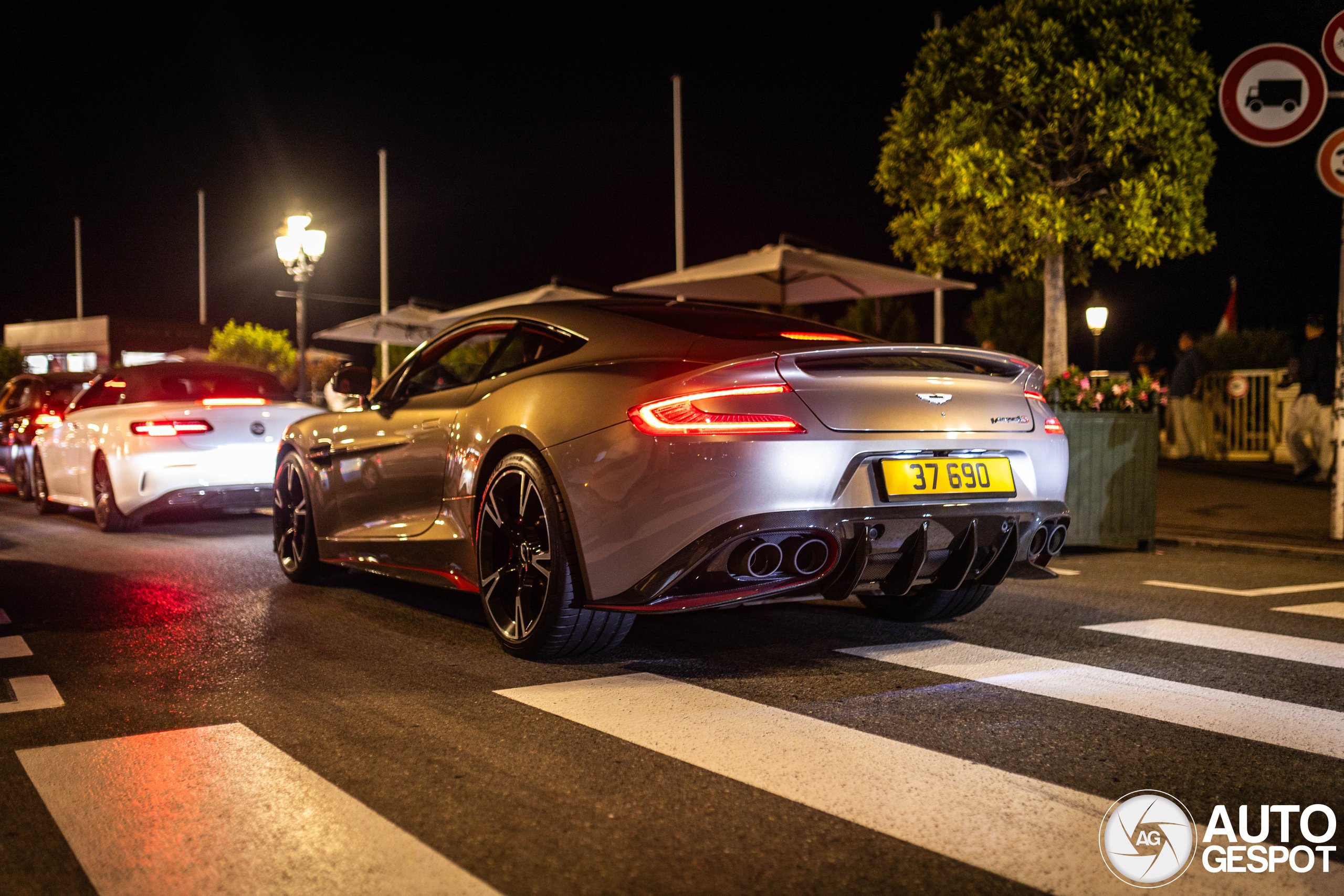 Aston Martin Vanquish S 2017 Ultimate Edition