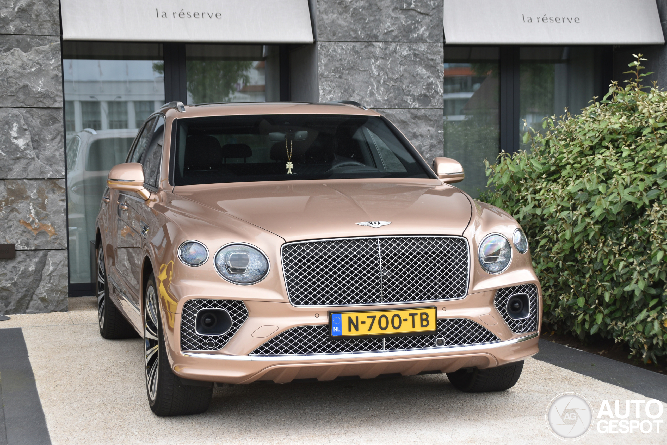 Bentley Bentayga Hybrid 2021