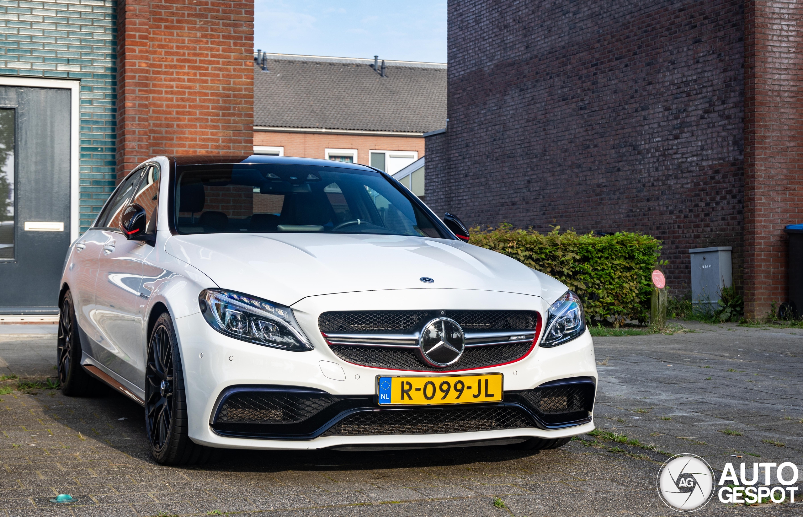 Mercedes-AMG C 63 S W205