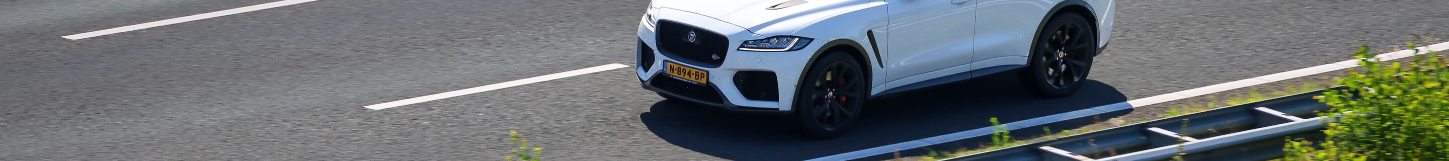 Jaguar F-PACE SVR