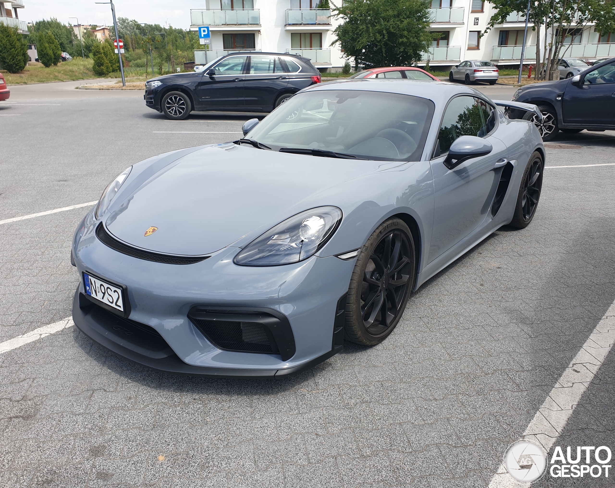 Porsche 718 Cayman GT4