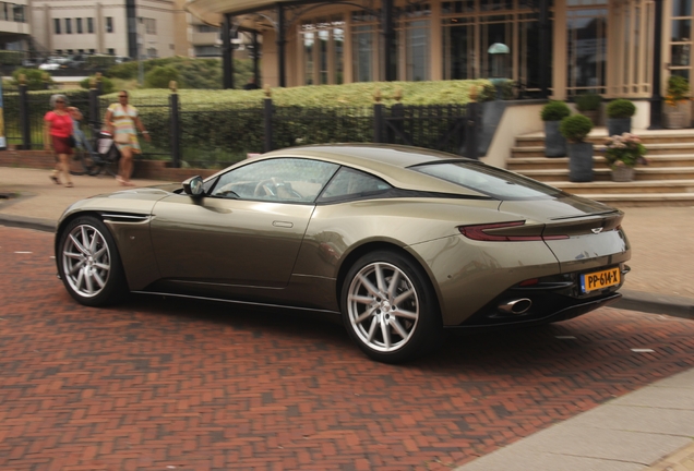 Aston Martin DB11