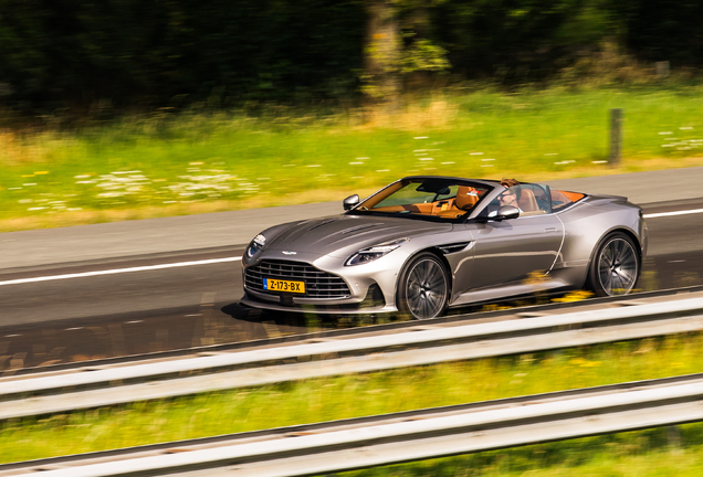 Aston Martin DB12 Volante