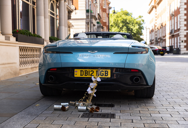 Aston Martin DB12 Volante