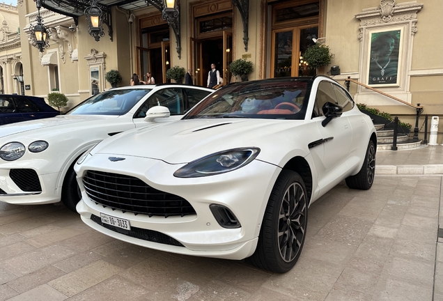 Aston Martin DBX