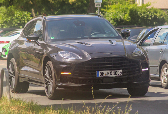 Aston Martin DBX707