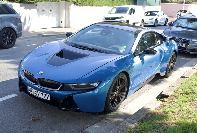 BMW i8