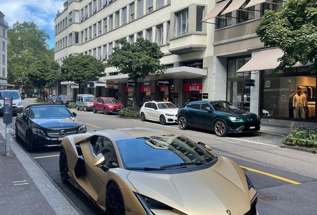 Lamborghini Revuelto