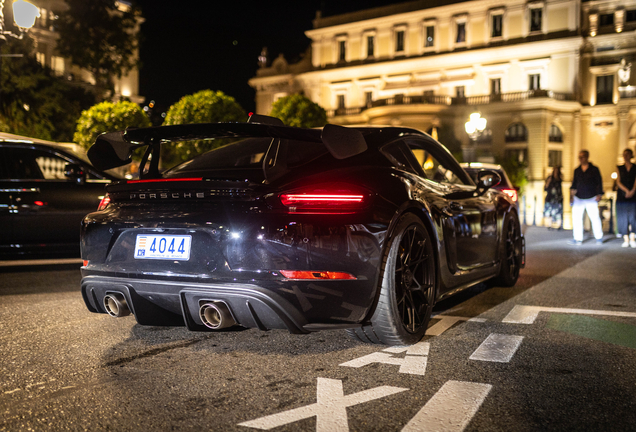 Porsche 718 Cayman GT4 RS Weissach Package