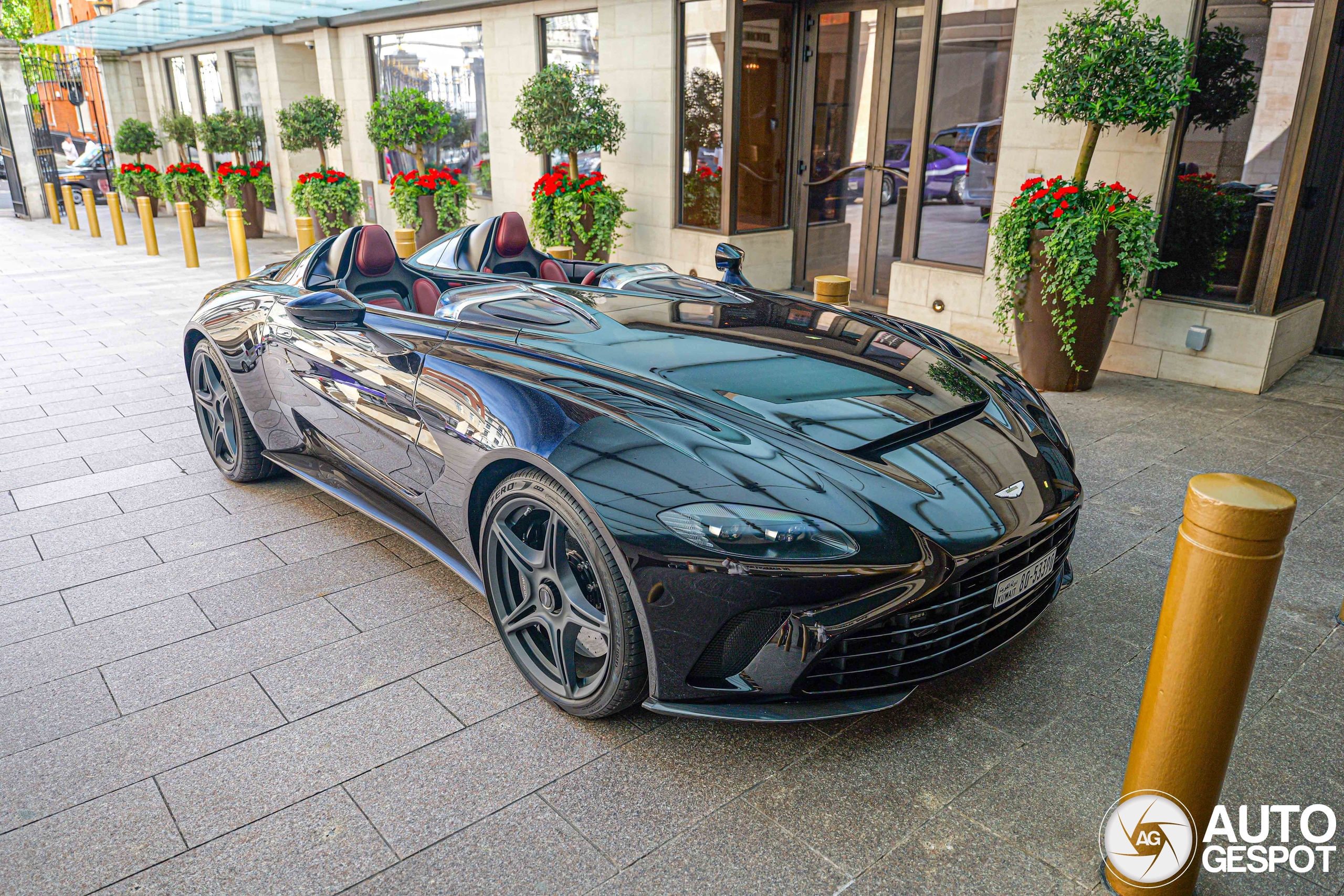 Aston Martin V12 Speedster