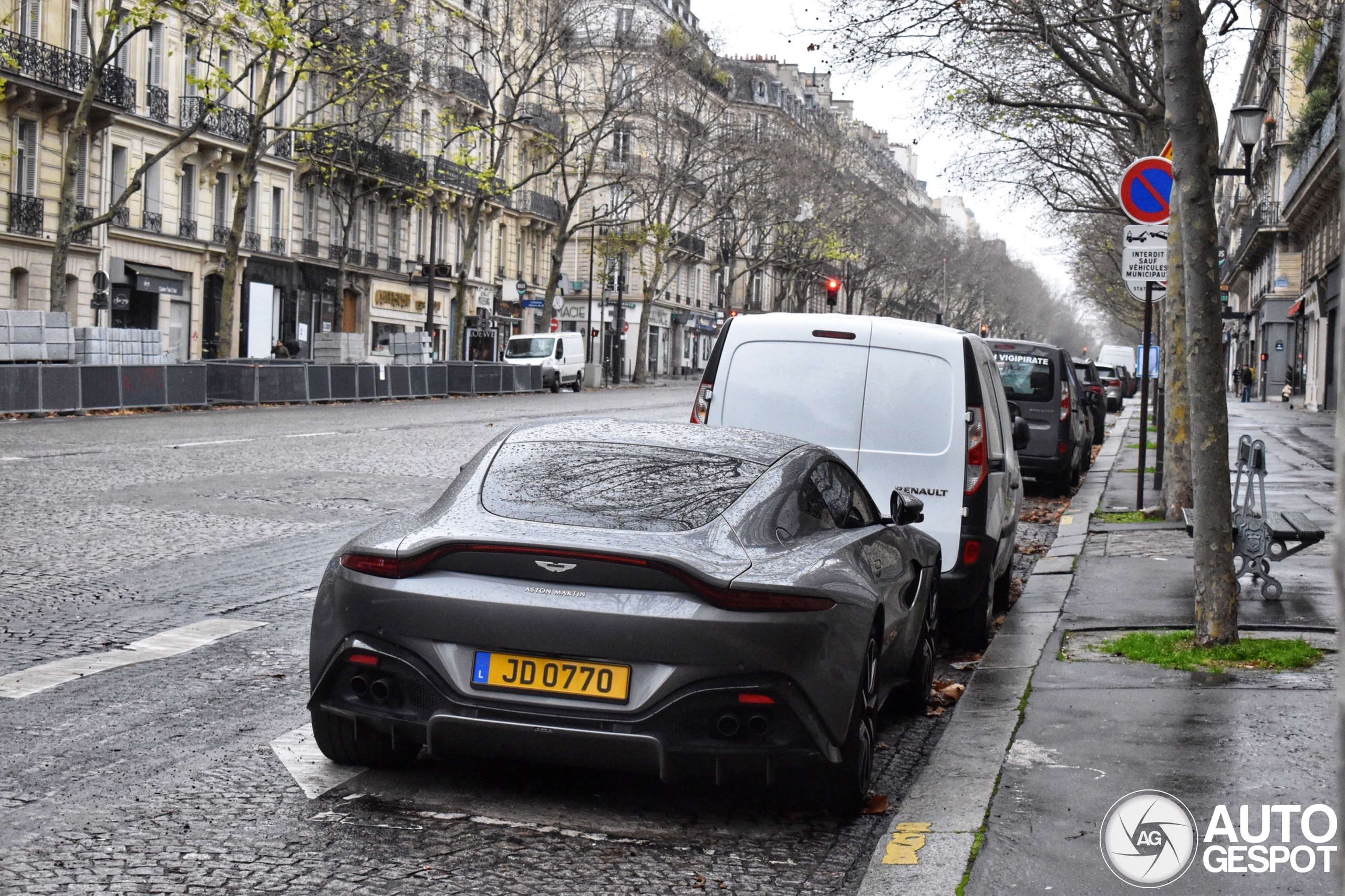 Aston Martin V8 Vantage 2018