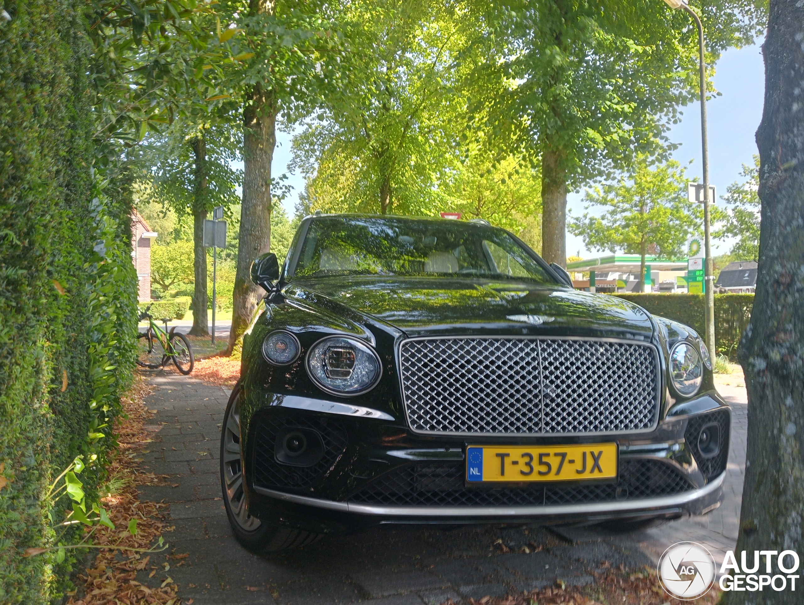 Bentley Bentayga Hybrid Odyssean Edition