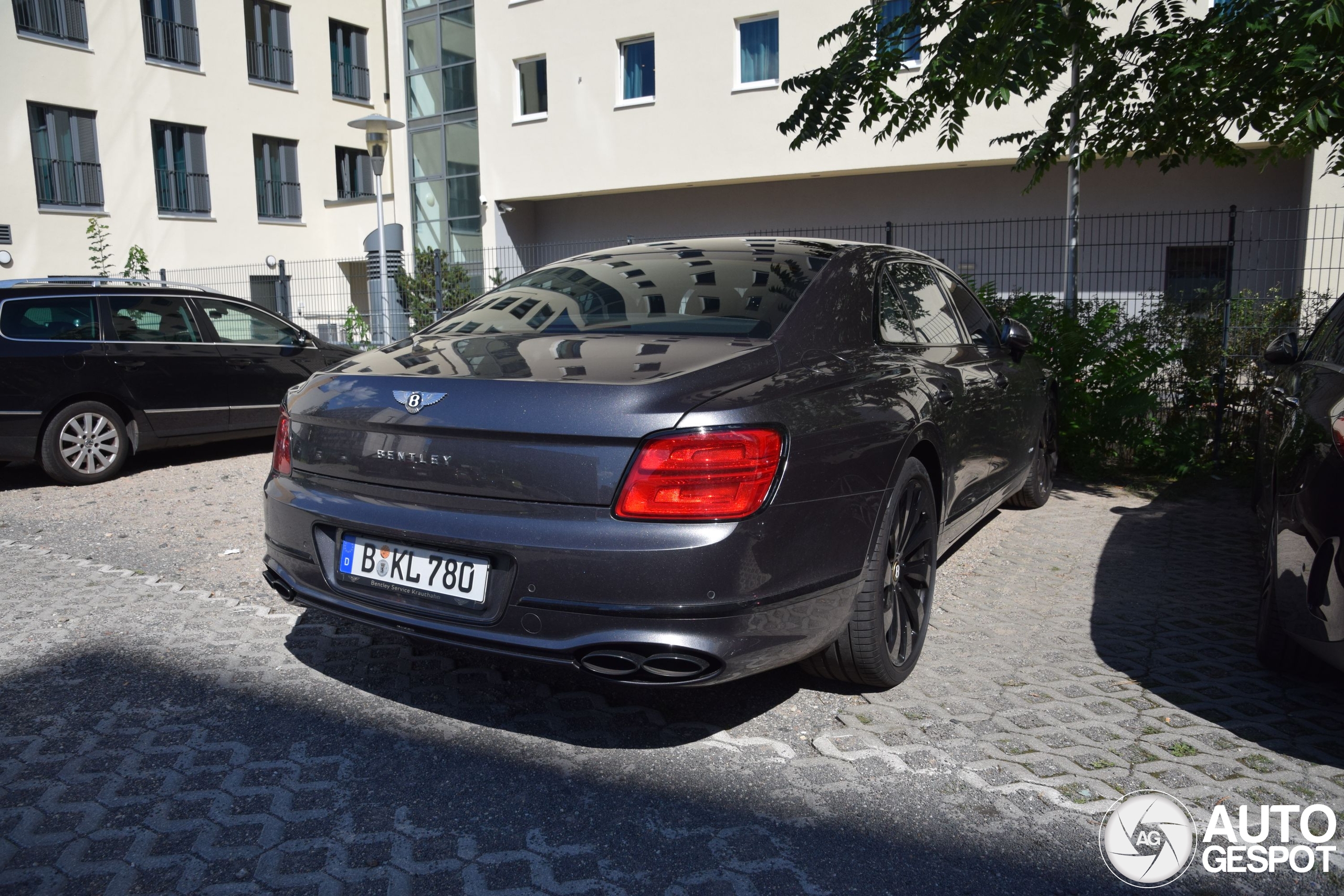 Bentley Flying Spur Hybrid