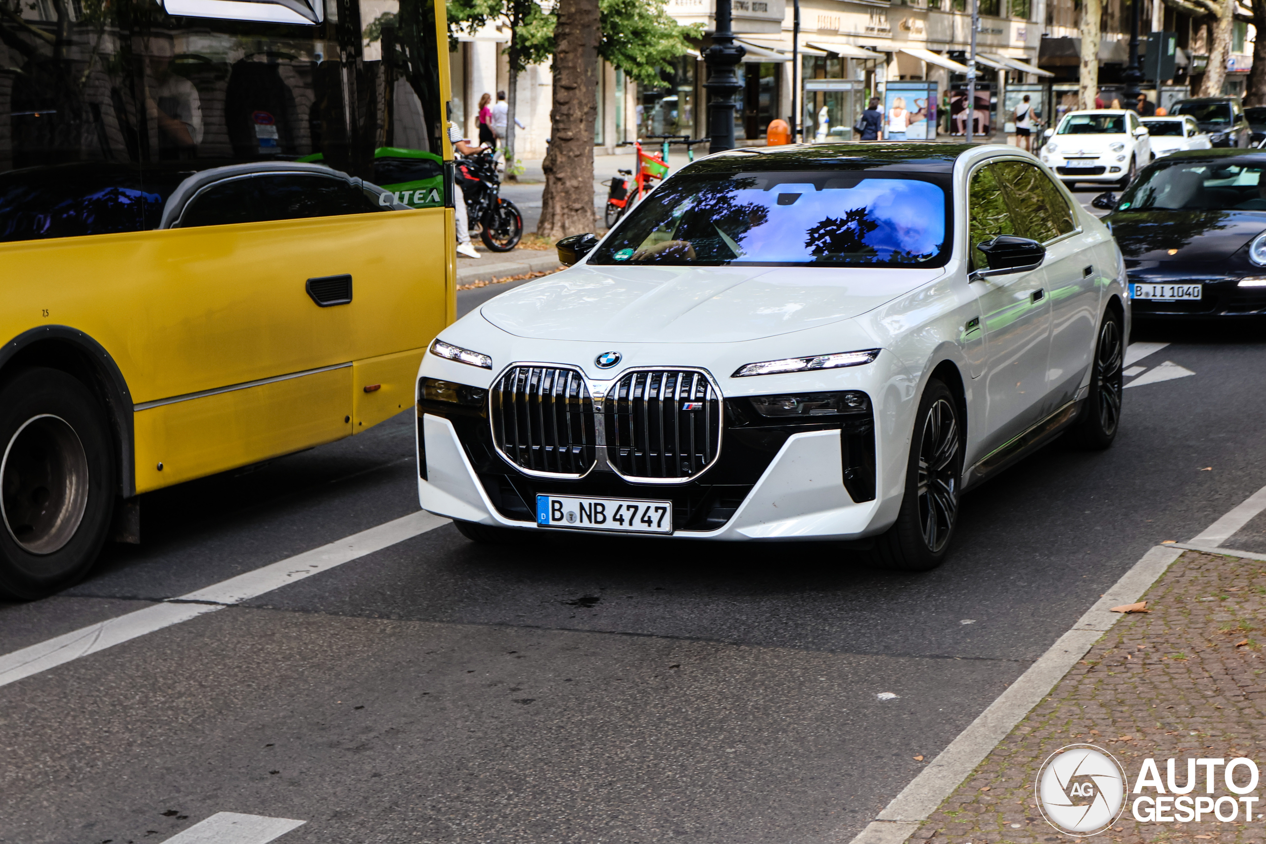 BMW M760e xDrive