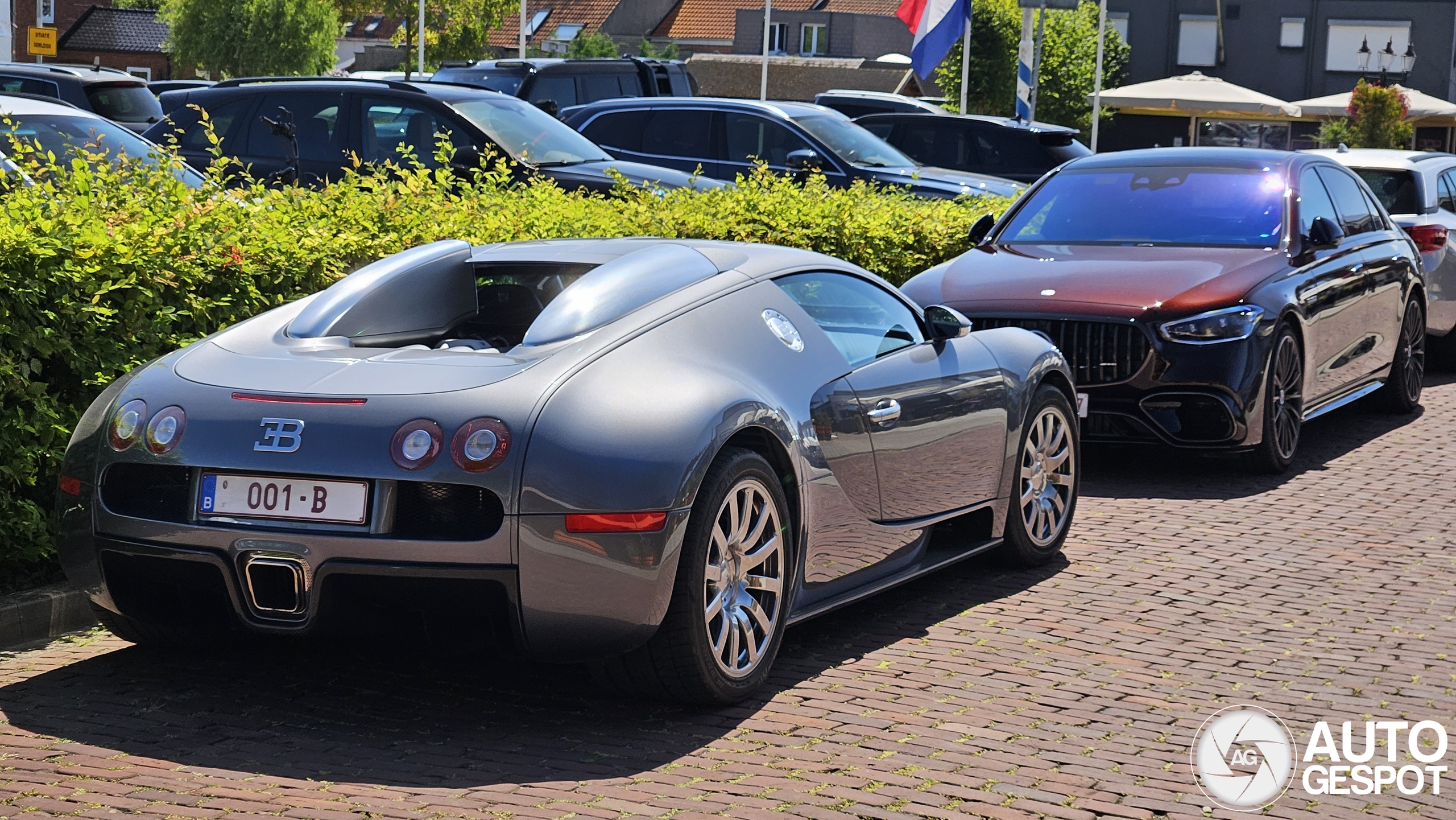 Incredible Bugatti trio spotted in Netherlands