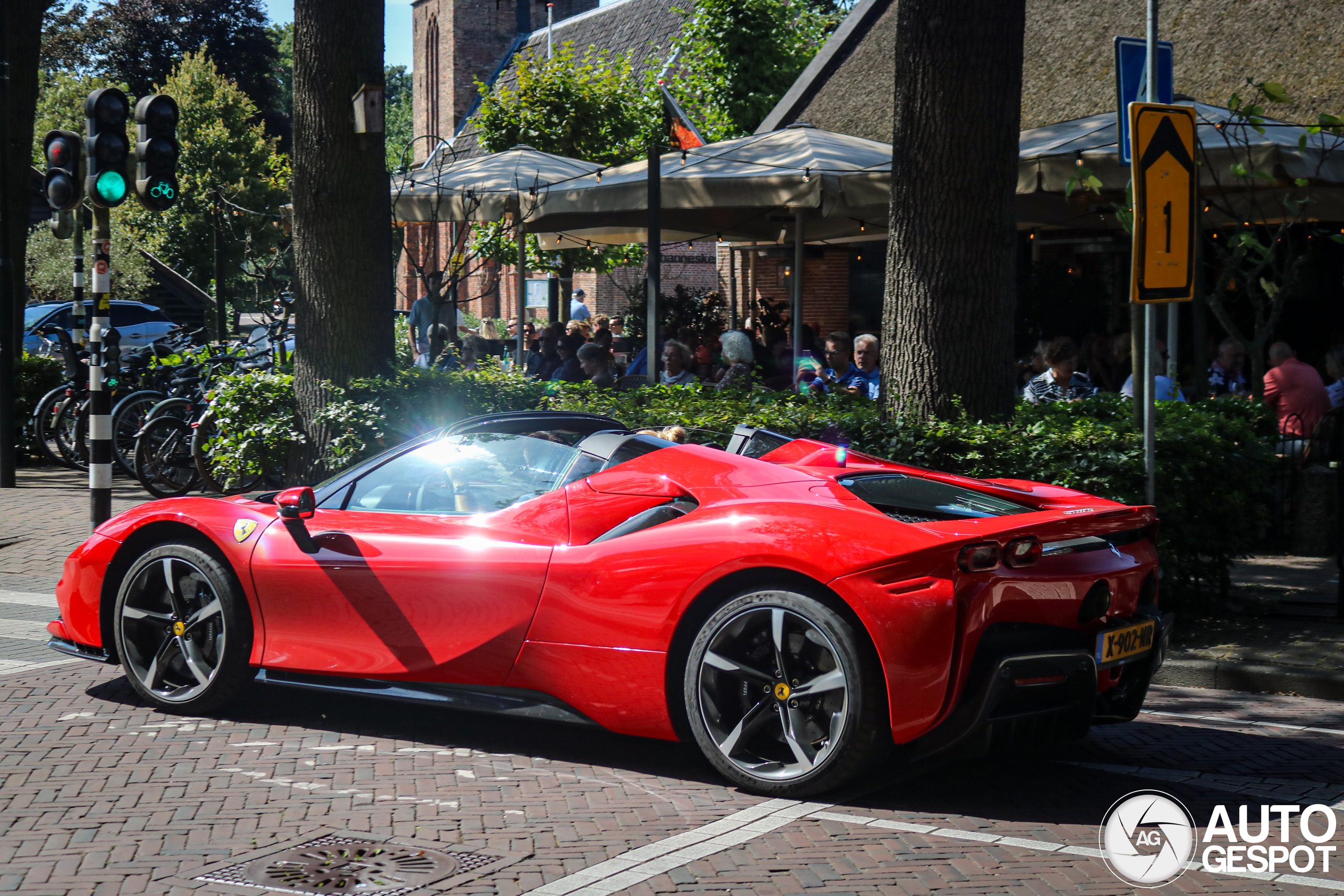 Ferrari SF90 Spider