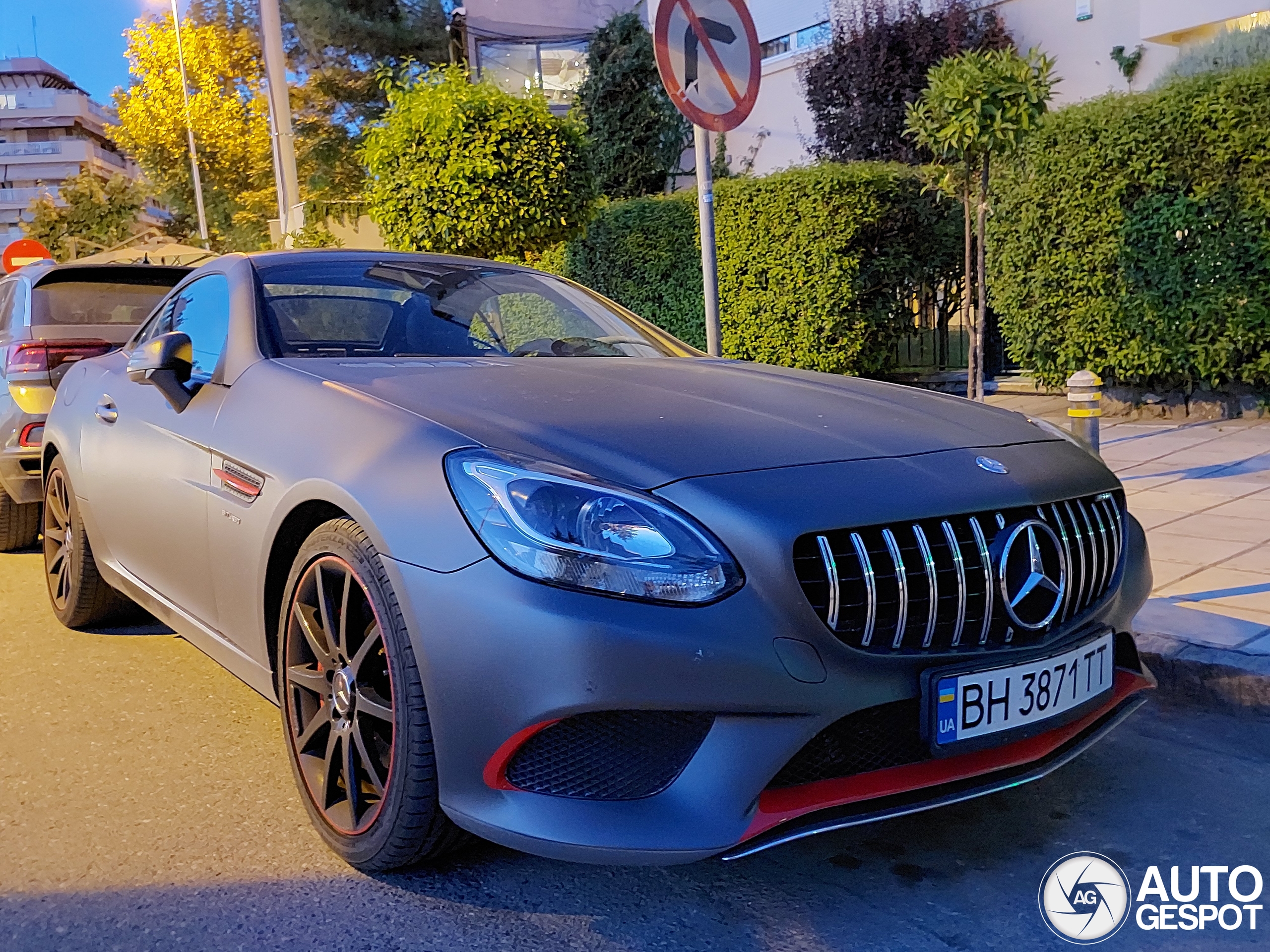 Mercedes-AMG SLC 43 R172 RedArt Edition