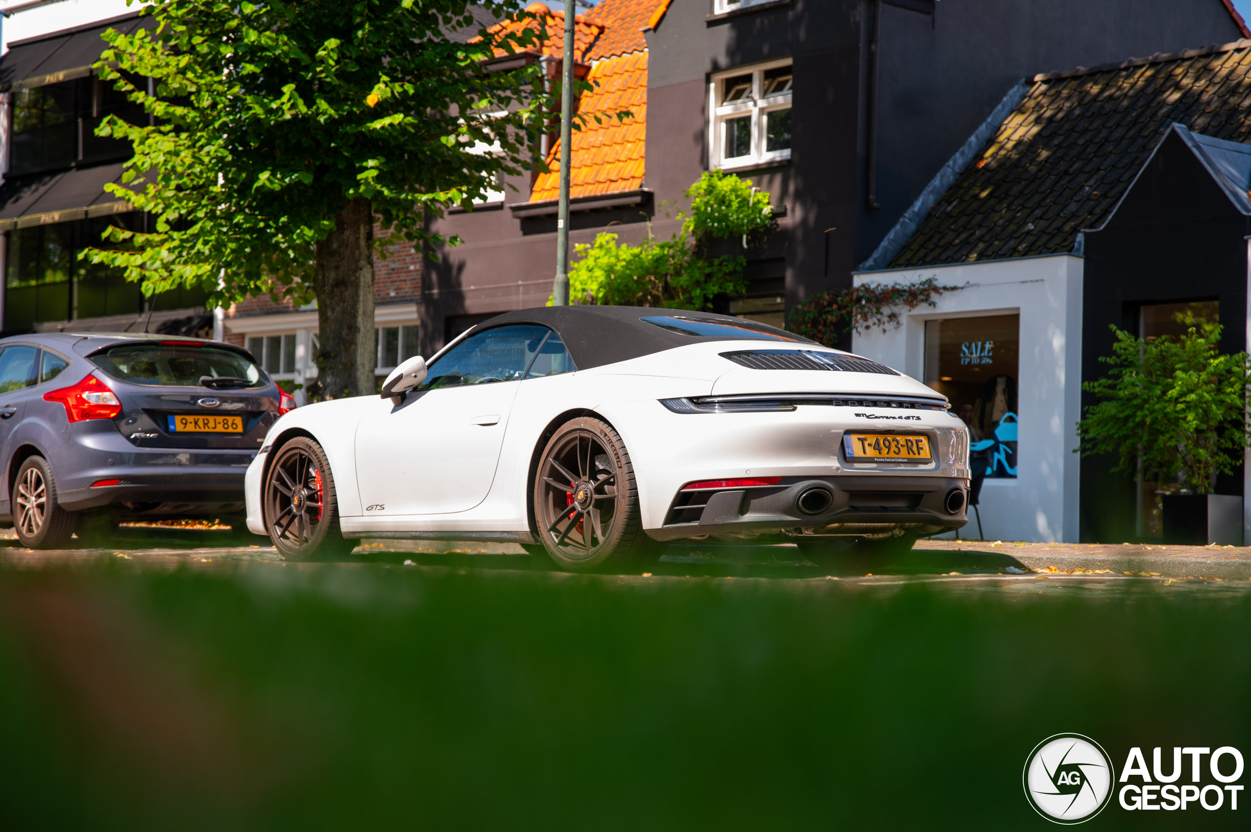 Porsche 992 Carrera 4 GTS Cabriolet