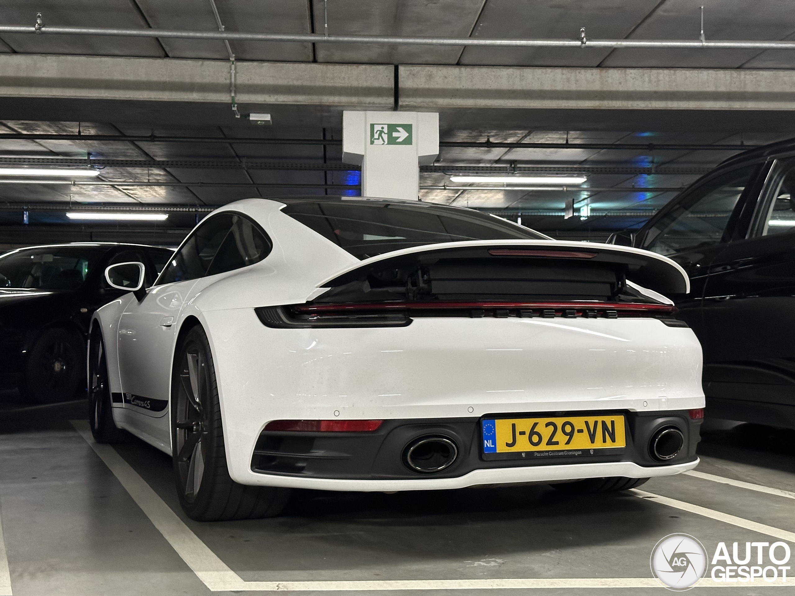 Porsche 992 Carrera 4S