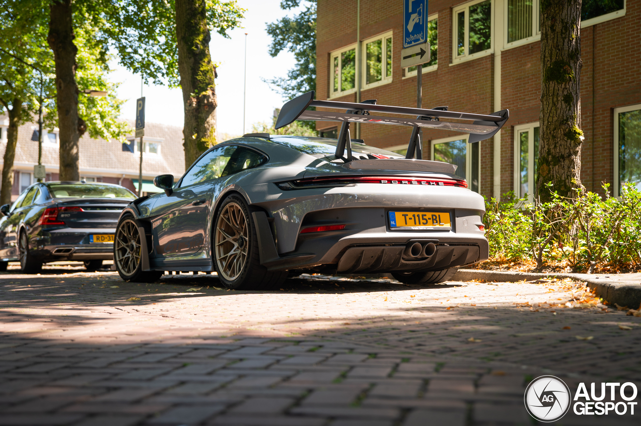 Porsche 992 GT3 RS Weissach Package