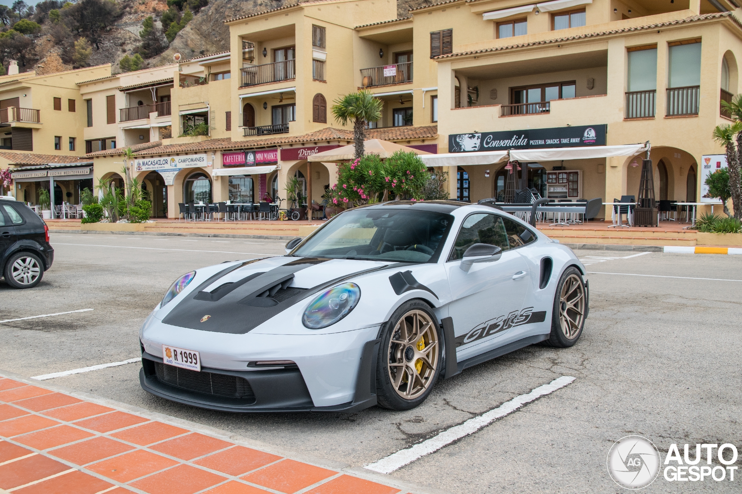 Porsche 992 GT3 RS Weissach Package