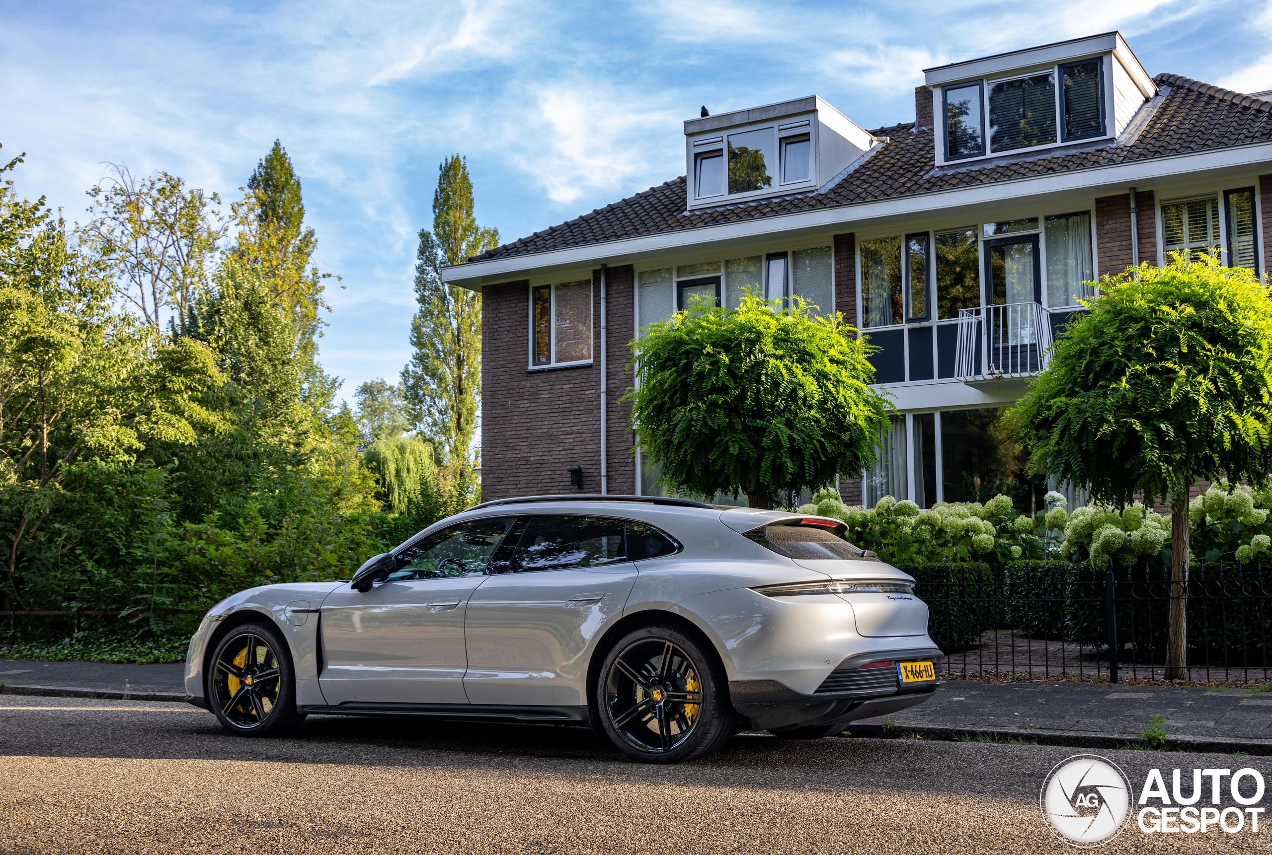 Porsche Taycan Turbo S Sport Turismo