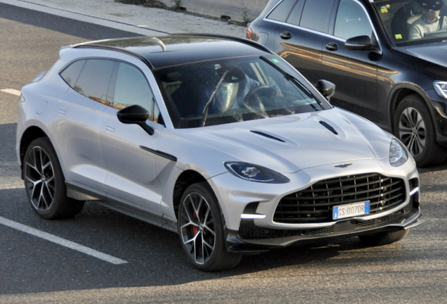 Aston Martin DBX707