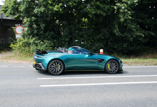 Aston Martin V8 Vantage Formula 1 Edition Roadster