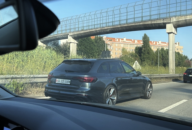 Audi RS4 Avant B9