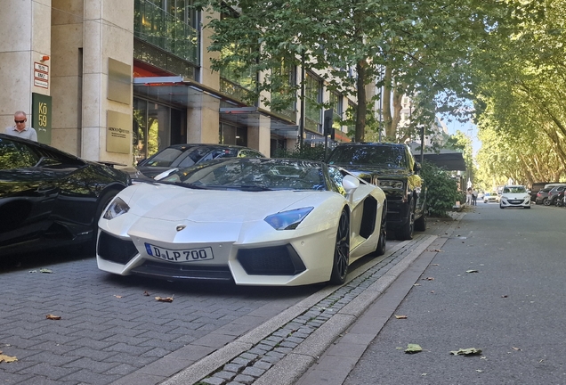 Lamborghini Aventador LP700-4 Roadster