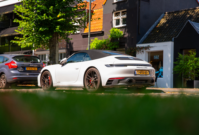 Porsche 992 Carrera 4 GTS Cabriolet