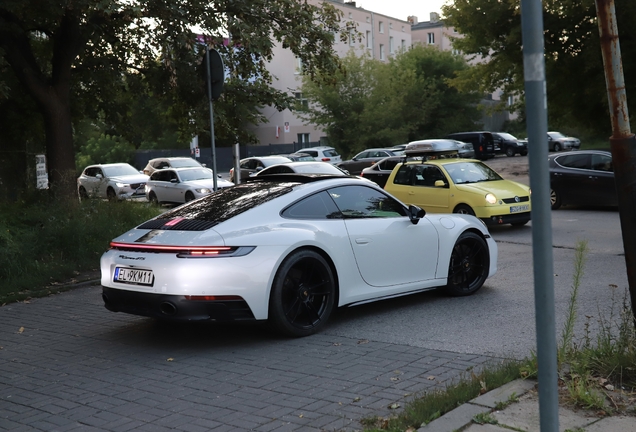 Porsche 992 Carrera GTS