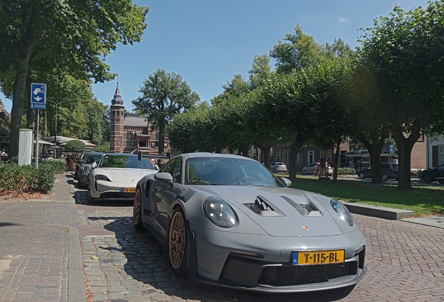 Porsche 992 GT3 RS Weissach Package